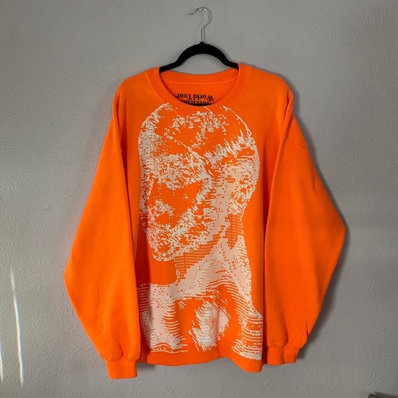 🧡 ariana grande sweetener tour pixel silhouette crewneck 🧡 - Picture 1 of 3